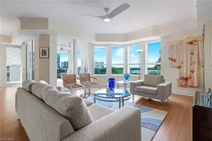 285 Grande Way, Naples, FL 34110 - Photo 8