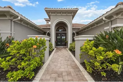 1007 Tivoli Dr, Naples, FL 34104 - Photo 2