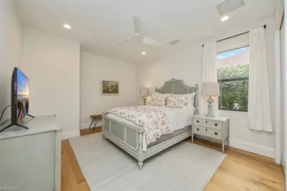 1007 Tivoli Dr, Naples, FL 34104 - Photo 16