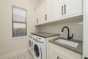 1007 Tivoli Dr, Naples, FL 34104 - Photo 20