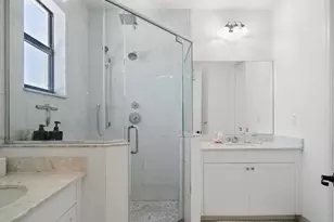 8812 Madrid Cir, Naples, FL 34104 - Photo 24