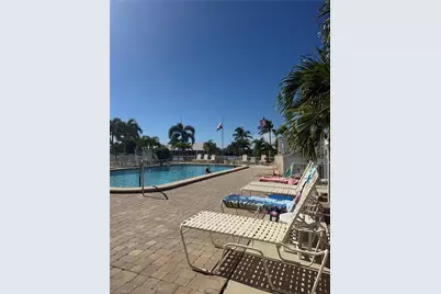 350 Shoreland Dr, Fort Myers, FL 33905 - Photo 10