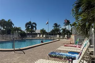 350 Shoreland Dr, Fort Myers, FL 33905 - Photo 10