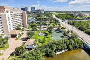 13105 Vanderbilt Dr, Naples, FL 34110 - Photo 12