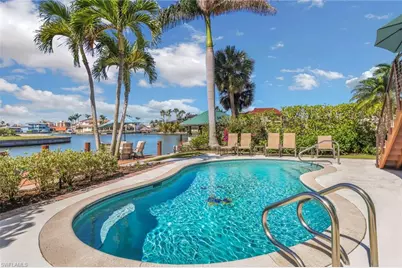 368 Germain Ave, Naples, FL 34108 - Photo 38