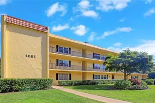 1085 Forest Lakes Dr, Naples, FL 34105 - Photo 2