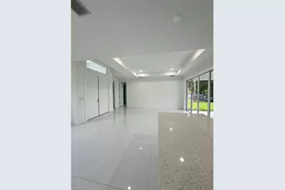 718 Chattman St E, Lehigh Acres, FL 33974 - Photo 14