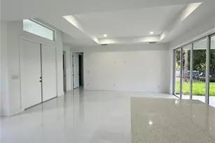 718 Chattman St E, Lehigh Acres, FL 33974 - Photo 14