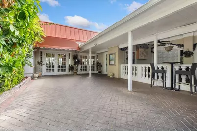 2555 9th St N #204, Naples, FL 34103 - Photo 6