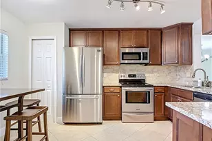 729 Landover Ct, Naples, FL 34104 - Photo 6