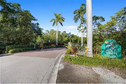 1895 Gordon River Ln, Naples, FL 34104 - Photo 10