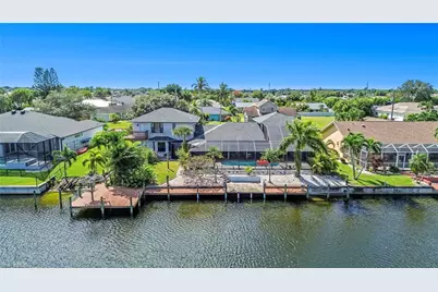 313 SE 6th St, Cape Coral, FL 33990 - Photo 6