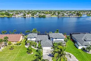 313 SE 6th St, Cape Coral, FL 33990 - Photo 2