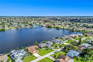 313 SE 6th St, Cape Coral, FL 33990 - Photo 10