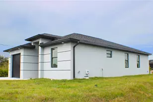 2814 68th St W, Lehigh Acres, FL 33971 - Photo 2