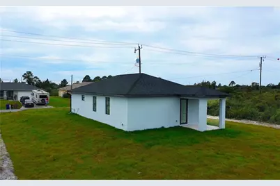 2814 68th St W, Lehigh Acres, FL 33971 - Photo 6