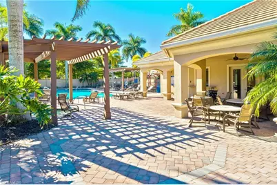 1558 Serrano Cir, Naples, FL 34105 - Photo 32