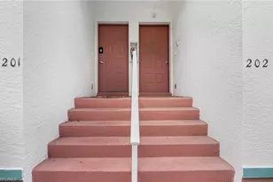 505 Windsor Sq, Naples, FL 34104 - Photo 4