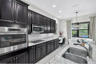 9219 Isla Bella Cir, Bonita Springs, FL 34135 - Photo 10