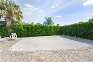 809 101st Ave N, Naples, FL 34108 - Photo 6