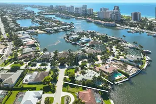 377 Pirates Bight, Naples, FL 34103 - Photo 4