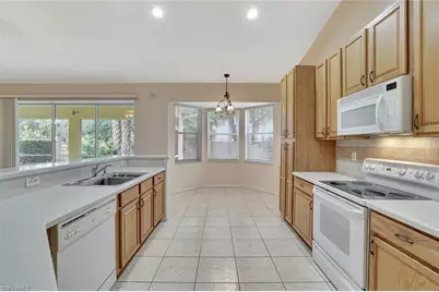 3617 Recreation Ln, Naples, FL 34116 - Photo 6