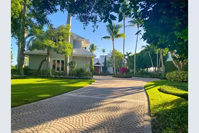 883 Galleon Dr, Naples, FL 34102 - Photo 2