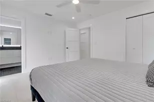 272 Yorkshire Ct, Naples, FL 34112 - Photo 16