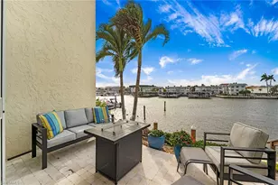 800 River Point Dr, Naples, FL 34102 - Photo 34