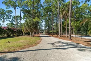 1158 Oakes Blvd, Naples, FL 34119 - Photo 4