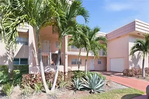 101 Forest Lakes Blvd, Naples, FL 34105 - Photo 2