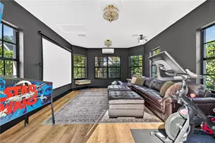 263 Silverado Dr, Naples, FL 34119 - Photo 32