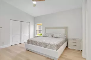 92 Glen Eagle Cir, Naples, FL 34104 - Photo 18