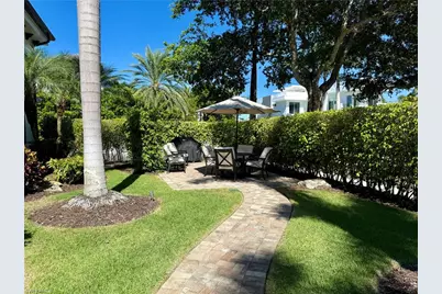 960 7th St S #202, Naples, FL 34102 - Photo 14