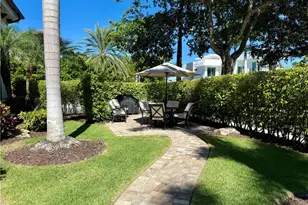 960 7th St S, Naples, FL 34102 - Photo 14