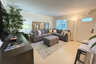 960 7th St S, Naples, FL 34102 - Photo 4