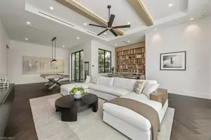 1640 Dolphin Ct, Naples, FL 34102 - Photo 8