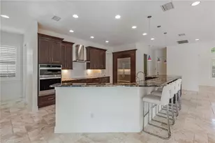 571 Eagle Creek Dr, Naples, FL 34113 - Photo 6