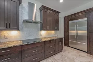 571 Eagle Creek Dr, Naples, FL 34113 - Photo 8