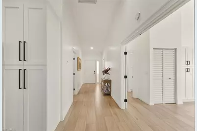 401 Countryside Dr, Naples, FL 34104 - Photo 4