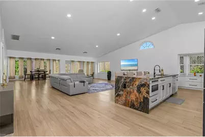 401 Countryside Dr, Naples, FL 34104 - Photo 6