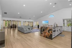 401 Countryside Dr, Naples, FL 34104 - Photo 6