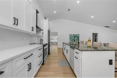 401 Countryside Dr, Naples, FL 34104 - Photo 16