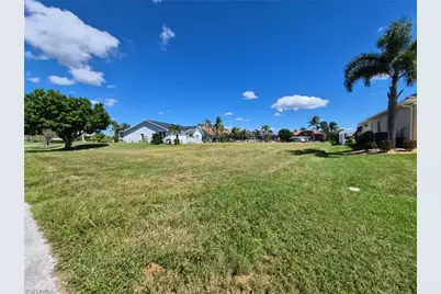 3937 SW 26th Ct, Cape Coral, FL 33914 - Photo 8