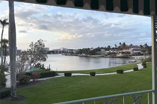 383 Harbour Dr, Naples, FL 34103 - Photo 1