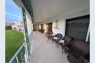 383 Harbour Dr #207, Naples, FL 34103 - Photo 2