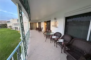 383 Harbour Dr, Naples, FL 34103 - Photo 2