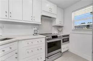 900 8th Ave S, Naples, FL 34102 - Photo 10