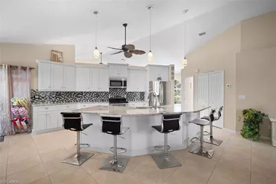 2215 SW 51st St, Cape Coral, FL 33914 - Photo 6