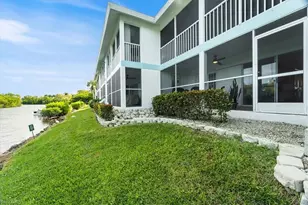 1375 Mainsail Dr, Naples, FL 34114 - Photo 28